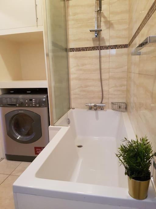 Cozy Flat, 5 Minute Walk To Oxford Circus Apartment London Luaran gambar